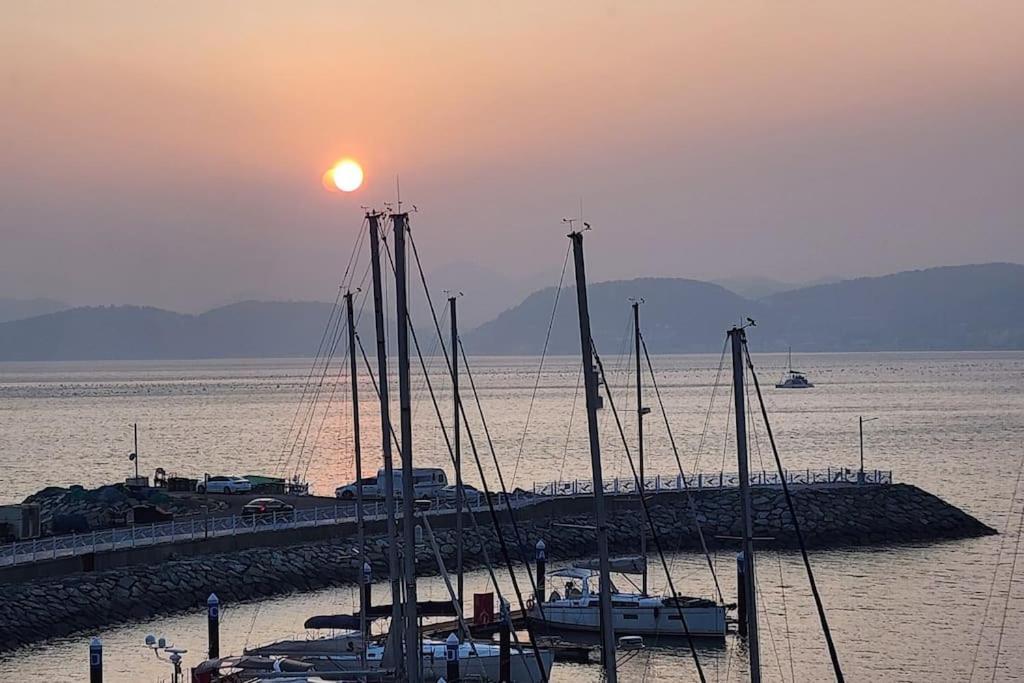 The Castle Ocean Suite Yeosu Eksteriør bilde