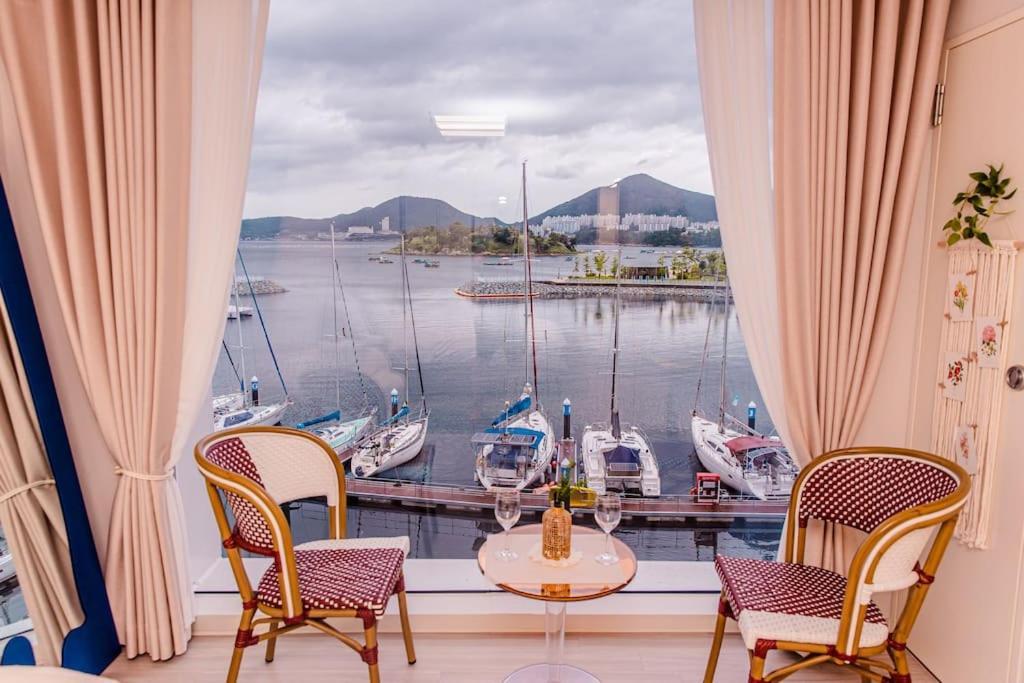 The Castle Ocean Suite Yeosu Eksteriør bilde