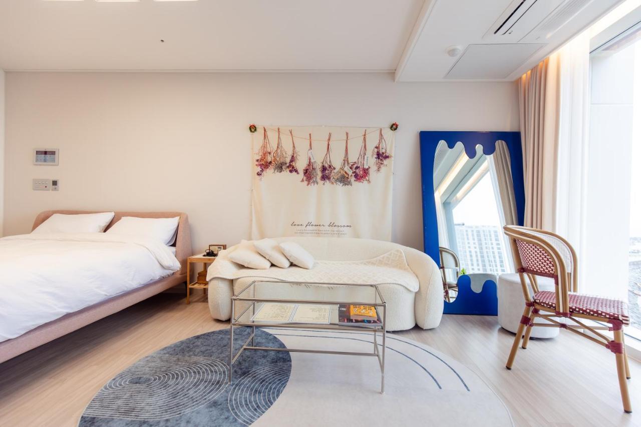The Castle Ocean Suite Yeosu Eksteriør bilde