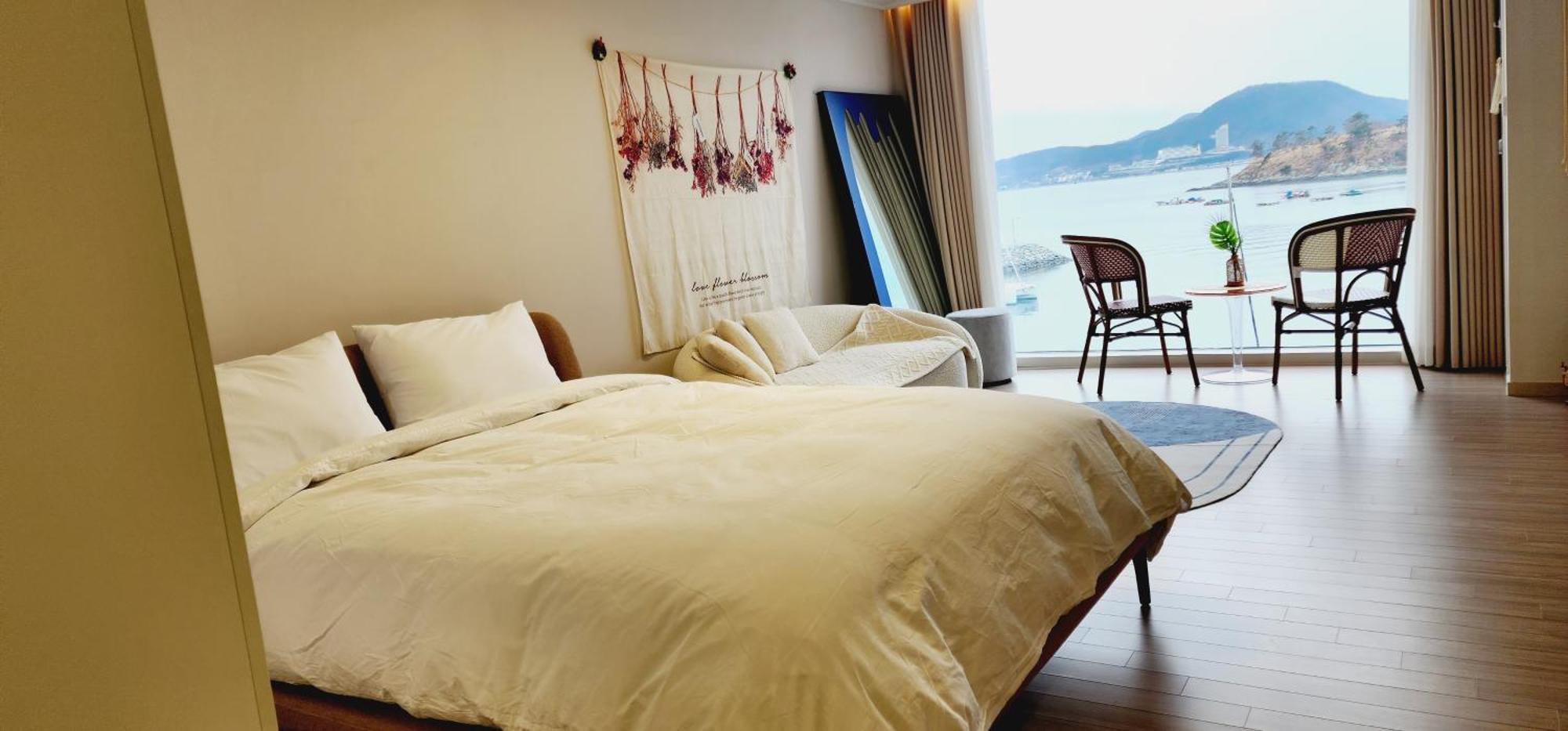 The Castle Ocean Suite Yeosu Eksteriør bilde