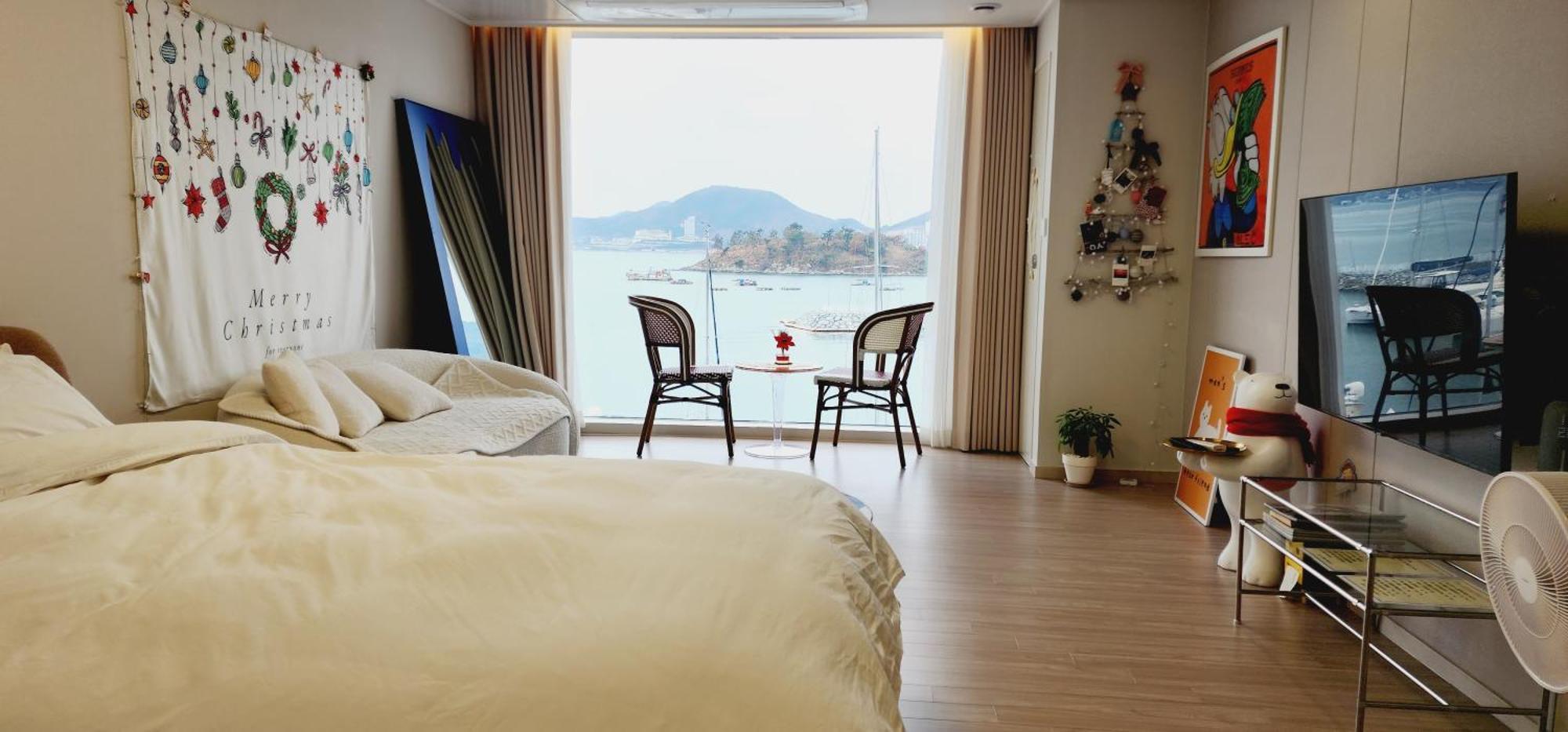 The Castle Ocean Suite Yeosu Eksteriør bilde